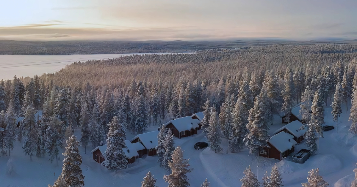 Jeris Cabins nestled alongside lake Jerisjarvi in Finland